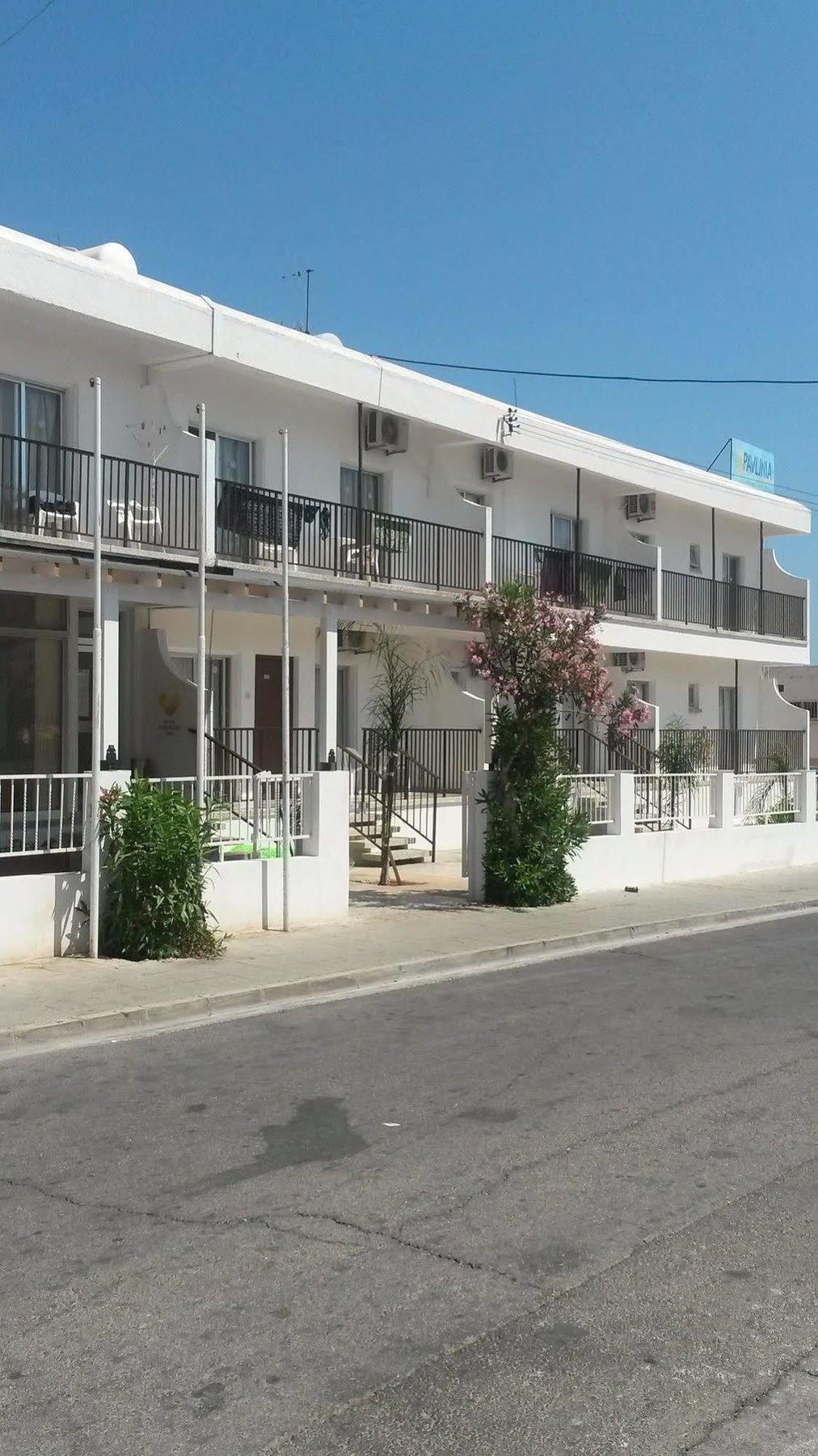 Pavlinia & Ξενοδοχείο με διαμερίσματα Αγία Νάπα