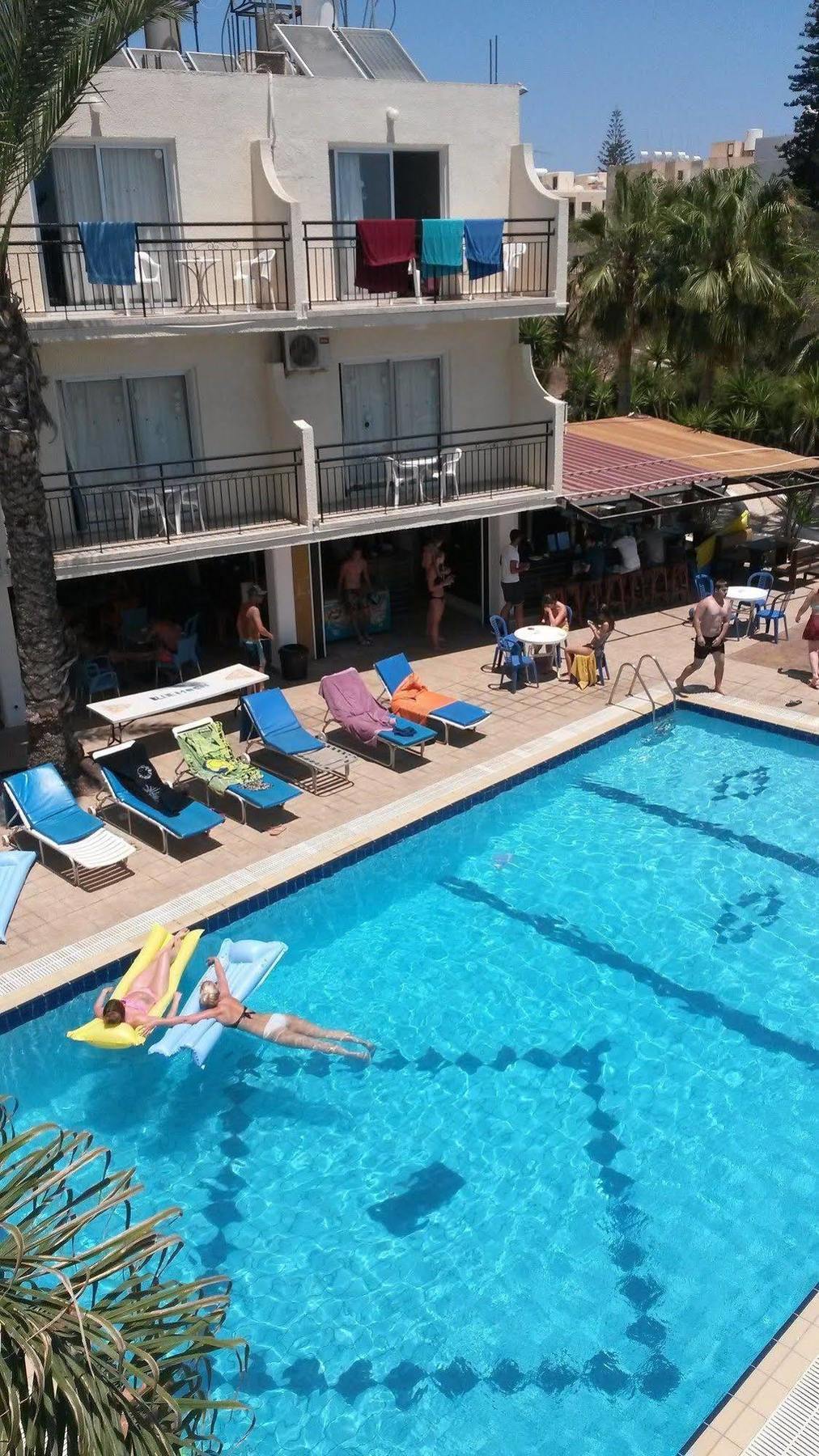 Pavlinia & Appart hôtel 3*